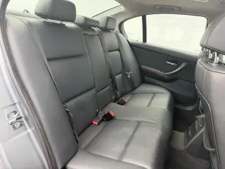 2009 BMW 3 Series 4dr Sdn 328i RWD SULEV