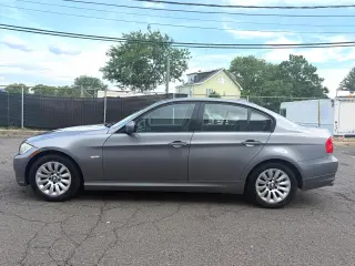 2009 BMW 3 Series 4dr Sdn 328i RWD SULEV