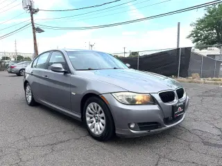 2009 BMW 3 Series 4dr Sdn 328i RWD SULEV