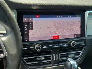 Porsche Macan 2021 AWD 4dr SUV