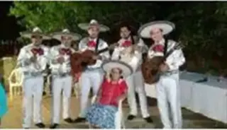 Nestor Galeano y su mariachi