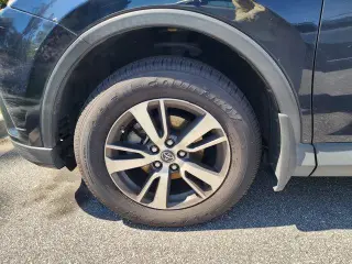 Toyota RAV4 2017 AWD XLE 4dr SUV