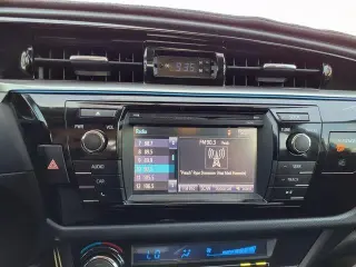 Toyota Corolla 2015 S 4dr Sedan