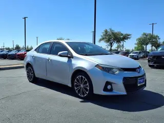 Toyota Corolla 2015 S 4dr Sedan