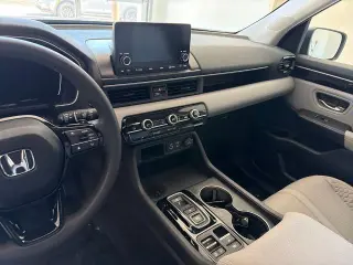 Honda Pilot 2023 AWD LX 4dr SUV