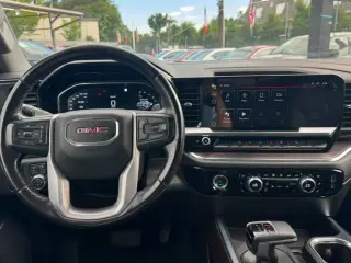 2023 GMC Sierra 1500 SLT Crew Cab 4WD