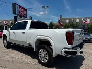 2022 GMC Sierra 2500HD Denali Crew Cab 4WD SB