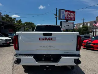 2022 GMC Sierra 2500HD Denali Crew Cab 4WD SB