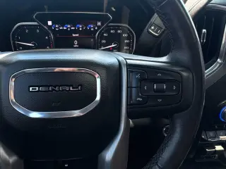 2022 GMC Sierra 2500HD Denali Crew Cab 4WD SB