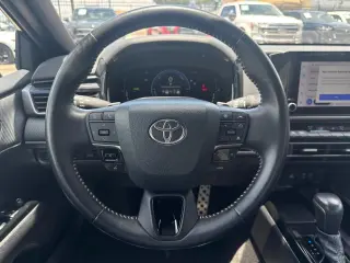 2025 Toyota Camry Hybrid XLE