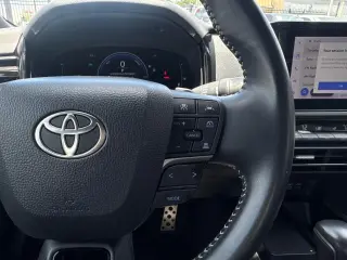2025 Toyota Camry Hybrid XLE