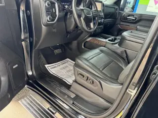 2022 GMC Sierra 2500HD Denali Crew Cab 4WD SB