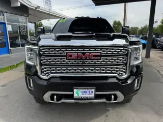 2022 GMC Sierra 2500HD Denali Crew Cab 4WD SB