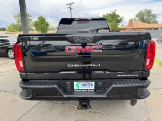 2022 GMC Sierra 2500HD Denali Crew Cab 4WD SB