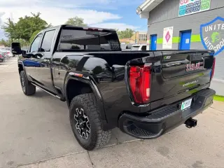 2022 GMC Sierra 2500HD Denali Crew Cab 4WD SB