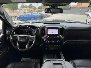 2022 GMC Sierra 2500HD Denali Crew Cab 4WD SB