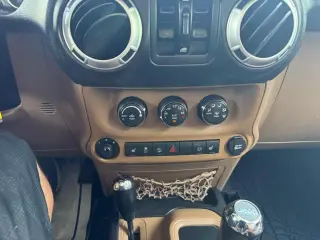 2013 Jeep Wrangler Unlimited Rubicon 4WD