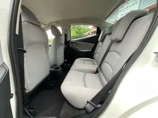 Toyota Yaris 2019 L 4dr Sedan 6M