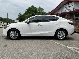 Toyota Yaris 2019 L 4dr Sedan 6M