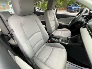 Toyota Yaris 2019 L 4dr Sedan 6M