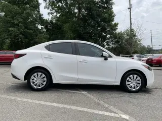 Toyota Yaris 2019 L 4dr Sedan 6M
