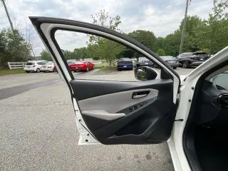 Toyota Yaris 2019 L 4dr Sedan 6M