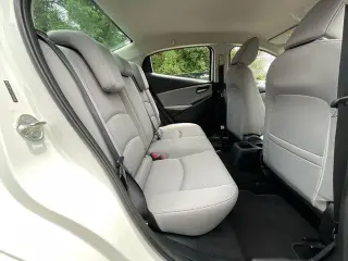 Toyota Yaris 2019 L 4dr Sedan 6M
