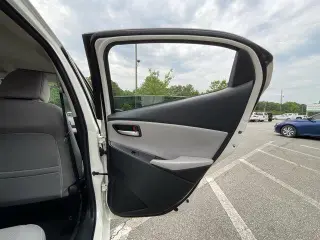 Toyota Yaris 2019 L 4dr Sedan 6M