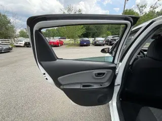 Toyota Yaris 2017 L 4dr Hatchback