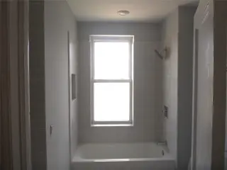 Propiedad en alquiler con 3 habitaciones y 1 baño en Newark