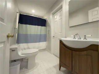 Propiedad en alquiler con 5 habitaciones y 3.5 baños en Wayne
