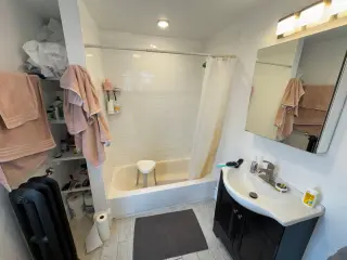 Propiedad en alquiler con 4 habitaciones y 2 baños en Somerville