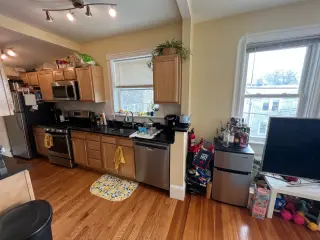 Propiedad en alquiler con 4 habitaciones y 1.5 baños en Somerville
