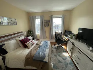 Propiedad en alquiler con 4 habitaciones y 1.5 baños en Somerville