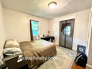 Propiedad en alquiler con 3 habitaciones y 1.5 baños en Somerville