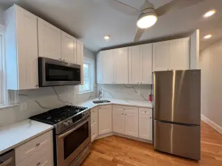 Propiedad en alquiler con 3 habitaciones y 2 baños en Somerville