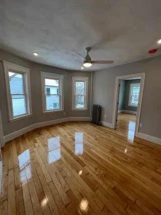 Propiedad en alquiler con 3 habitaciones y 2 baños en Somerville