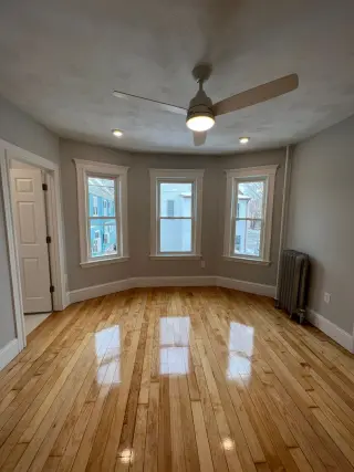 Propiedad en alquiler con 3 habitaciones y 2 baños en Somerville