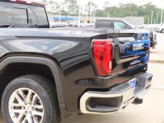 GMC Sierra 1500 2021 4x4 SLT 4dr Crew Cab 5.8 ft. SB