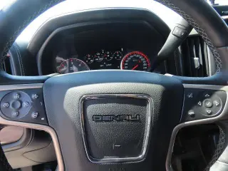 GMC Sierra 1500 2015 4x4 Denali 4dr Crew Cab 5.8 ft. SB