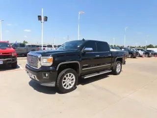 GMC Sierra 1500 2015 4x4 Denali 4dr Crew Cab 5.8 ft. SB