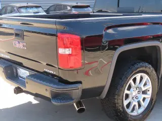 GMC Sierra 1500 2015 4x4 Denali 4dr Crew Cab 5.8 ft. SB