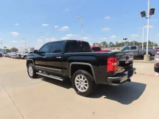 GMC Sierra 1500 2015 4x4 Denali 4dr Crew Cab 5.8 ft. SB