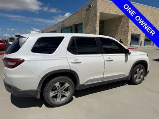 Honda Pilot 2024 EX-L 4dr SUV w/Rear Captain's Chairs