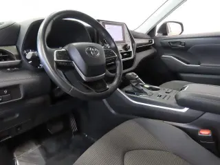Toyota Highlander 2024 AWD LE 4dr SUV