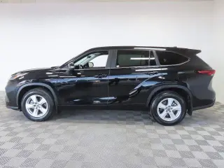 Toyota Highlander 2024 AWD LE 4dr SUV