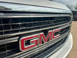 GMC Yukon 2017 4x2 SLT 4dr SUV