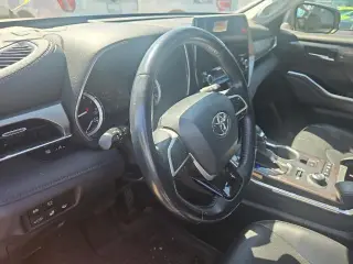 Toyota Highlander 2022 AWD Platinum 4dr SUV