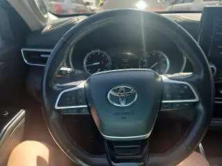 Toyota Highlander 2022 AWD Platinum 4dr SUV