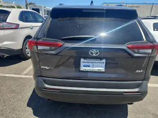 Toyota RAV4 2021 XLE 4dr SUV